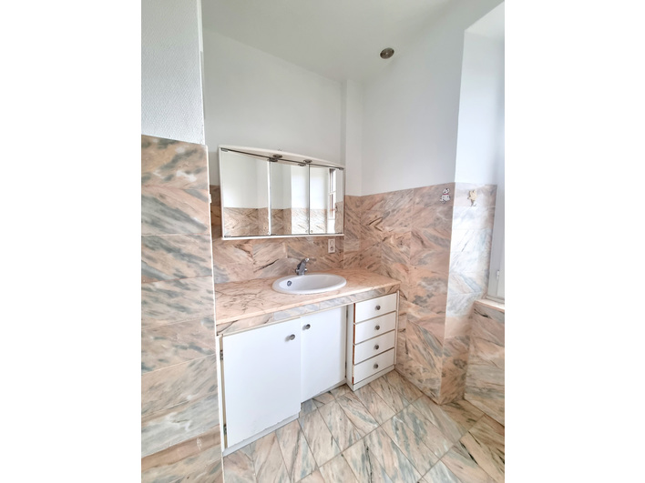 Magnifique propri&eacute;t&eacute; - maison en pierres - maison de village-de 234m&sup2;-terrain de 