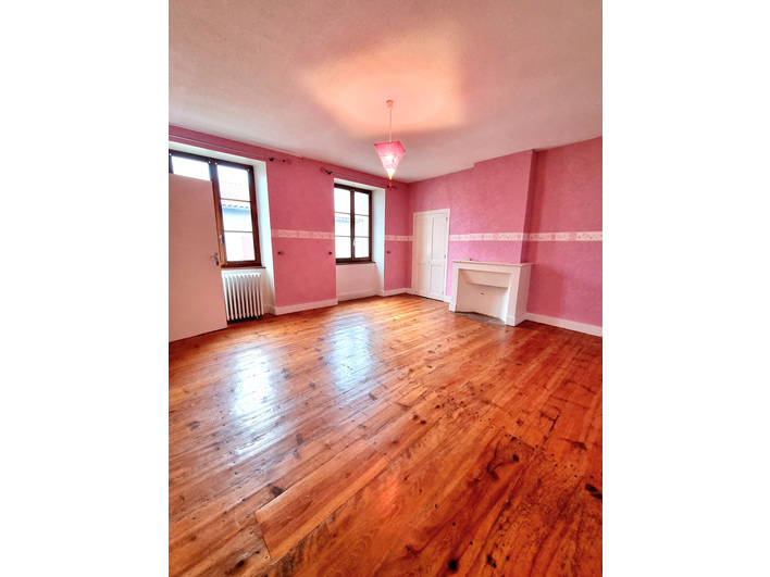 Magnifique propri&eacute;t&eacute; de 234m&sup2;-terrain de 900m&sup2; - centre de rosi&egrave;res -