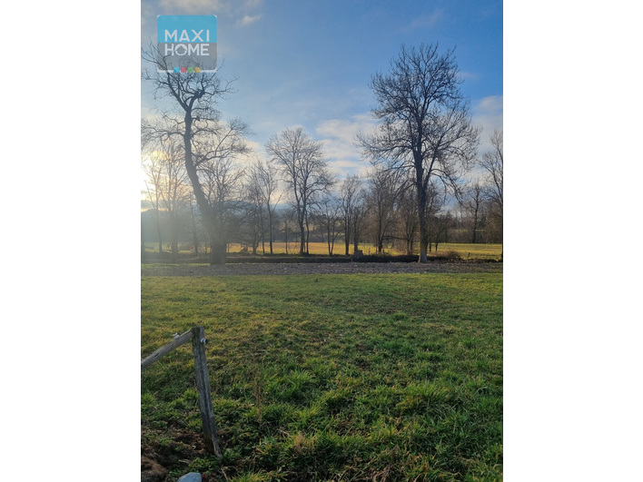 Terrain plat 2800m&sup2; -  proche commerces - transports - calme 