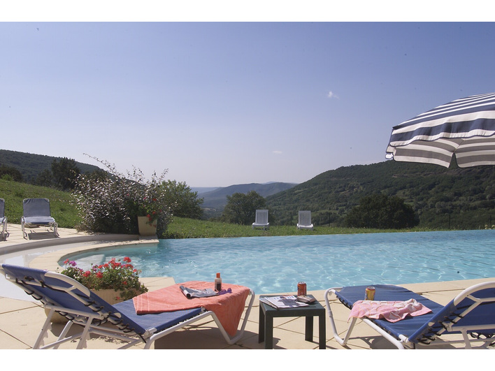 DOMAINE EN ARDECHE, a vendre, commerce, restauration, mas , gite, projet, familial, pierre, grotte, 