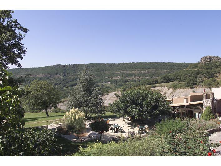 DOMAINE EN ARDECHE, a vendre, commerce, restauration, mas , gite, projet, familial, pierre, grotte, 