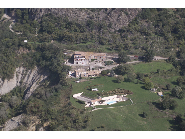 DOMAINE EN ARDECHE, a vendre, commerce, h&ocirc;tel,restauration, mas , gite, projet, familial, pier