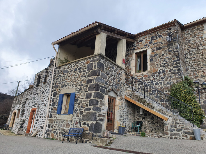 DOMAINE EN ARDECHE, a vendre, commerce, restauration, mas , gite, projet, familial, pierre, grotte, 
