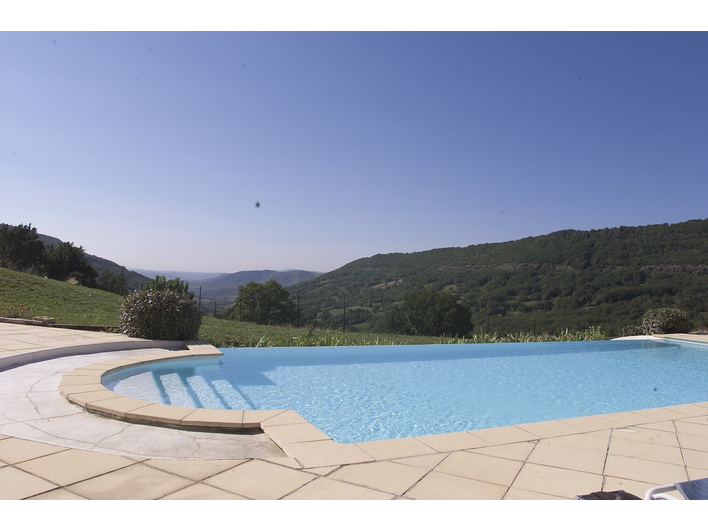 DOMAINE EN ARDECHE, a vendre, commerce, restauration, mas , gite, projet, familial, pierre, grotte, 