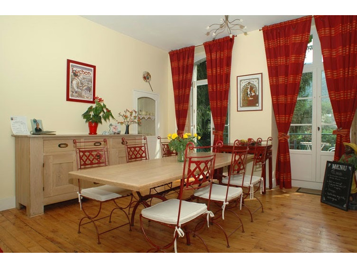 vente anuncios inmobiliara - Casa t8 303 m2 à Bagneres de Luchon (31110)