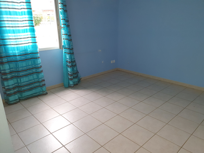 Maison beaux volumes grand s&eacute;jour quatre chambres avec vue