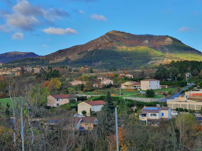 Maison beaux volumes grand s&eacute;jour quatre chambres avec vue
