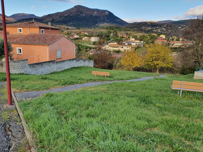 Maison beaux volumes grand s&eacute;jour quatre chambres avec vue