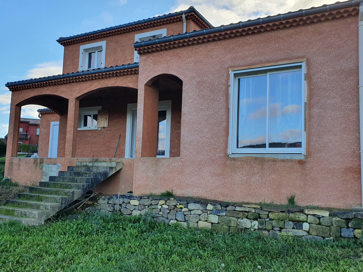 Maison beaux volumes grand s&eacute;jour quatre chambres avec vue