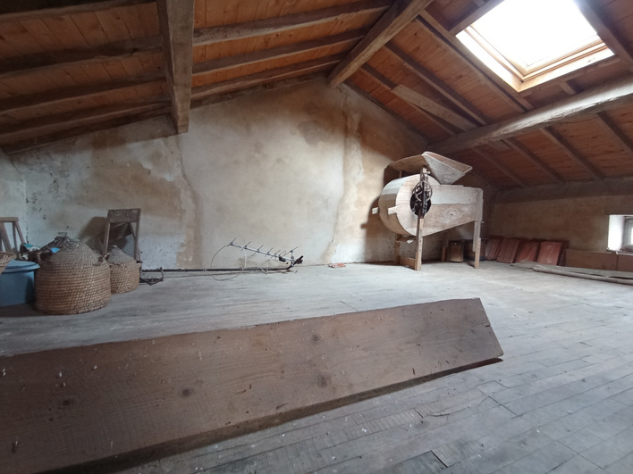 chambre salon cuisine salle d'eau wc parking calme