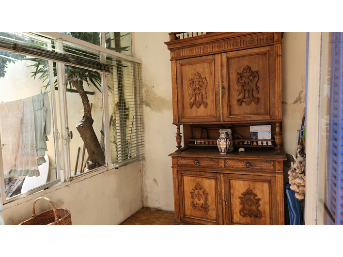 LACIOTAT  - VIAGER - MAISON DE 2 APPARTEMENTS DE 60m&sup2; environ - calme - proximit&eacute; commer