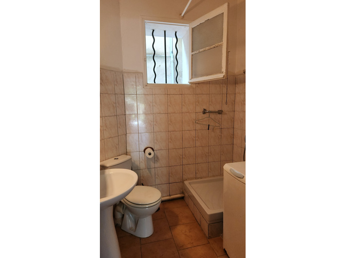 LACIOTAT  - VIAGER - MAISON DE 2 APPARTEMENTS DE 60m&sup2; environ - calme - proximit&eacute; commer