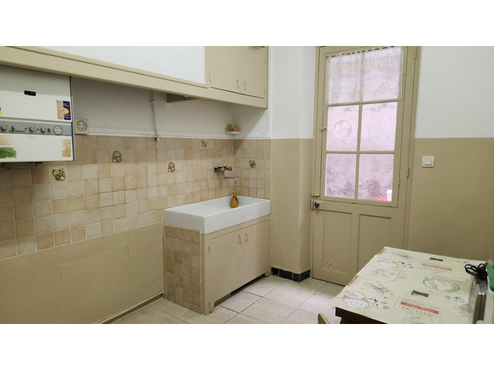 LACIOTAT  - VIAGER - MAISON DE 2 APPARTEMENTS DE 60m&sup2; environ - calme - proximit&eacute; commer