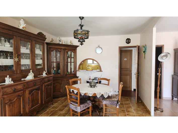 LACIOTAT  - VIAGER - MAISON DE 2 APPARTEMENTS DE 60m&sup2; environ - calme - proximit&eacute; commer